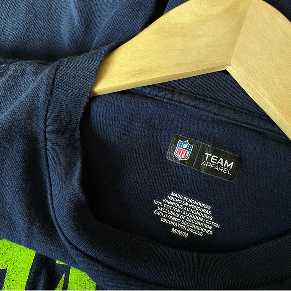 NFL Seattle Seahawk’s Football T-shirt, Size Medium - Picture 6 of 6